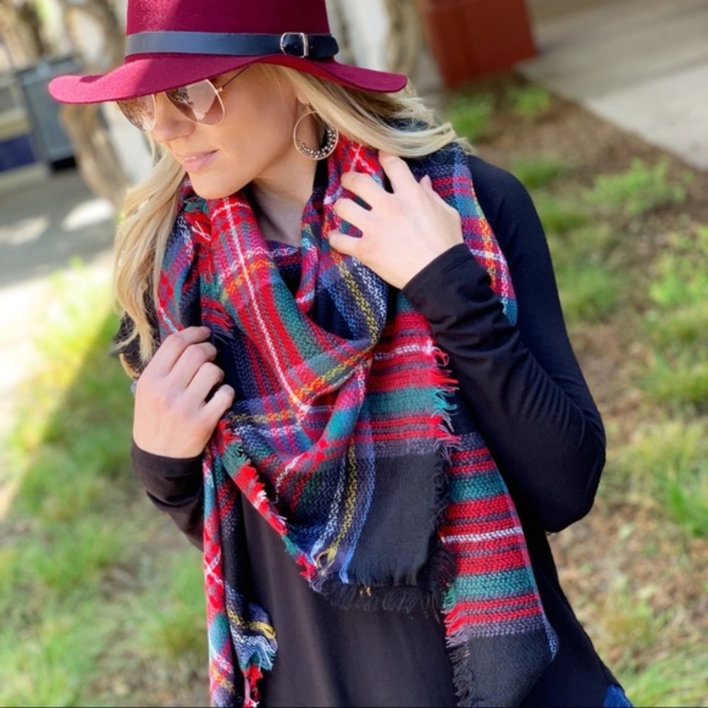 LAST ONE! Black Plaid Blanket Scarf - Picture 3 of 6